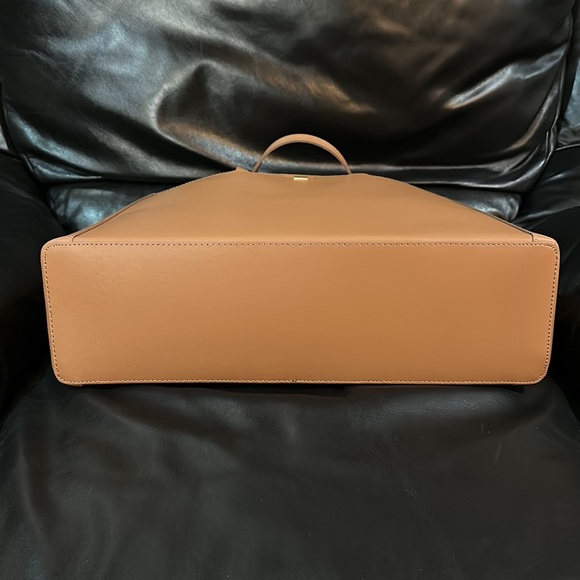 🔥🔥🔥NEW Frame Le Signature Leather Tote - Picture 11 of 15